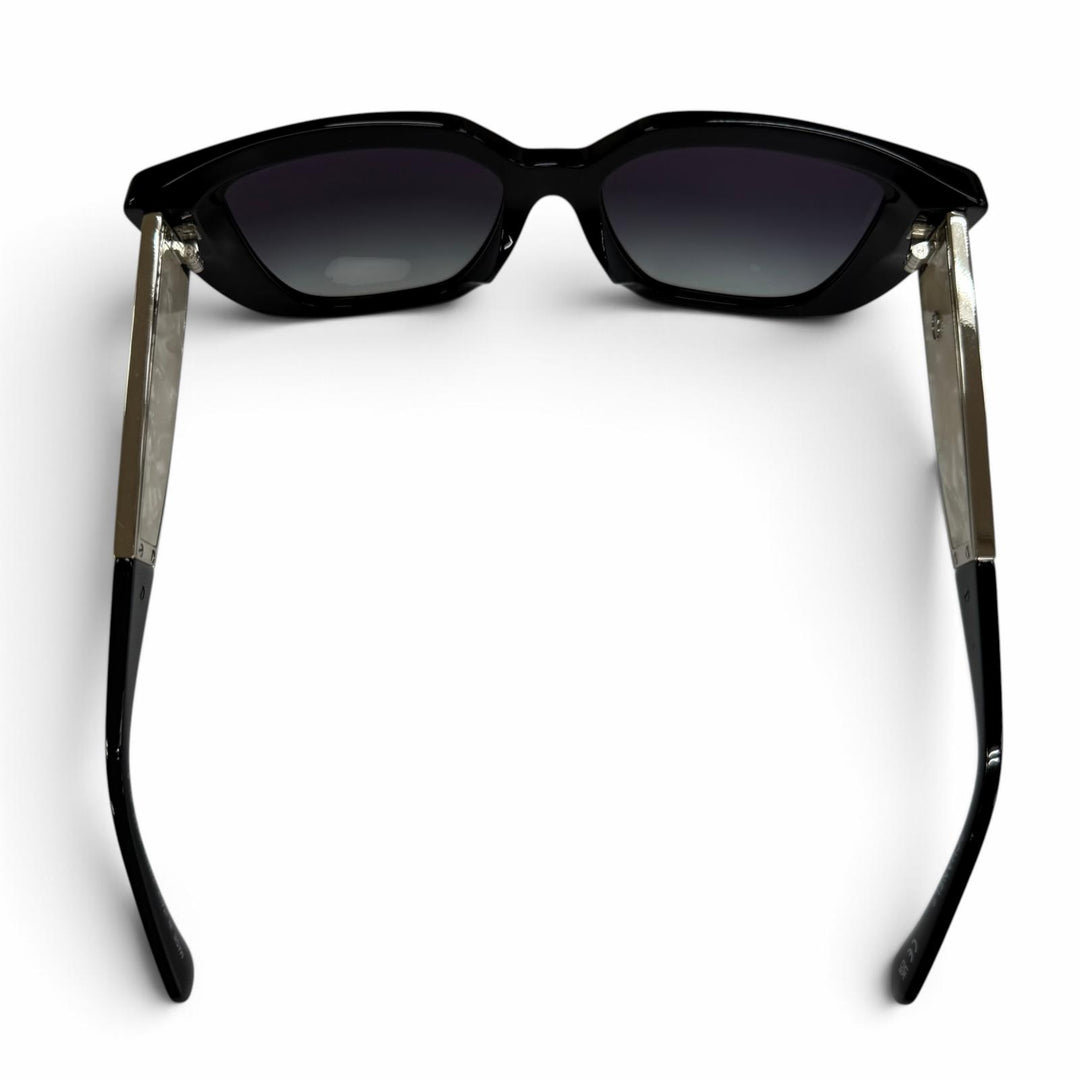 極美品☆CHANEL シャネル 26C A71770 バタフライ シェイプ サングラス 現行品 ココマーク ブラック デモレンズ 定価170500円 箱付き