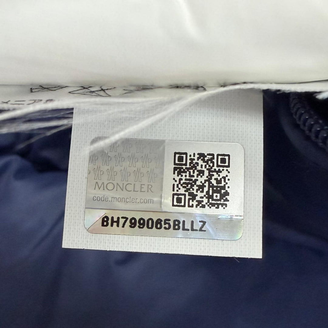 美品□MONCLER モンクレール MONTGENEVRE GIUBBOTTO ウール100％ ロゴワッペン フーデッド ダウンジャケット ネイビー 0 正規品 メンズ