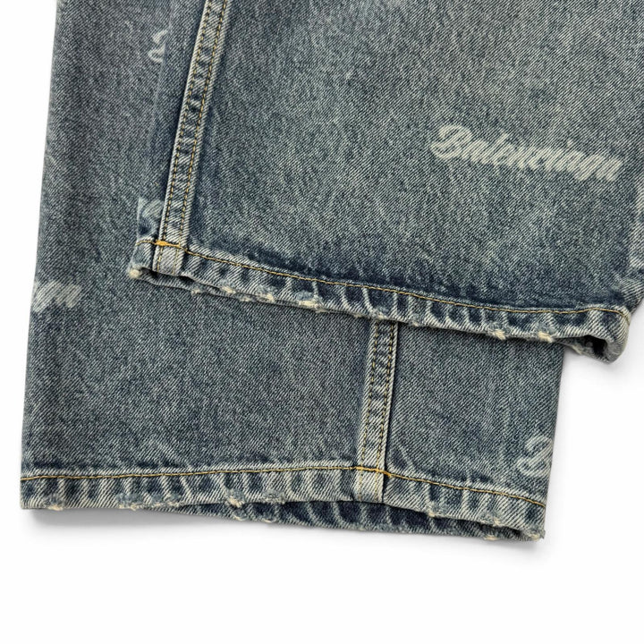 美品★BALENCIAGA バレンシアガ 2023年製 745094 コットン100％ ダメージ加工 ロゴ総柄 ボタンフライ デニムパンツ 28 正規品 メンズ可