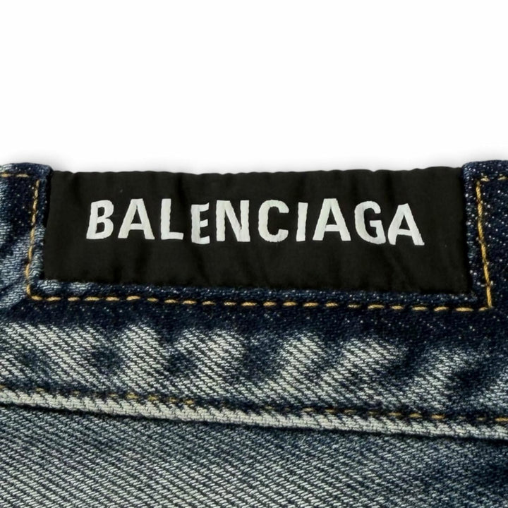 美品★BALENCIAGA バレンシアガ 2023年製 745094 コットン100％ ダメージ加工 ロゴ総柄 ボタンフライ デニムパンツ 28 正規品 メンズ可