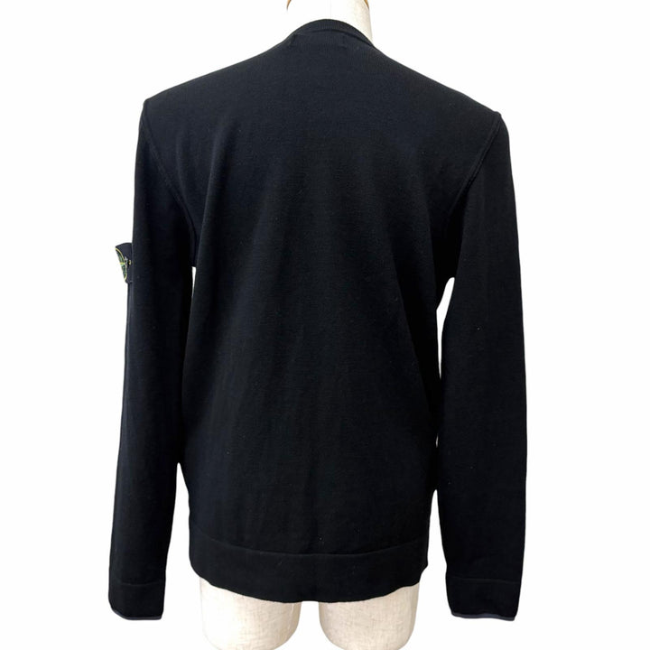 美品□STONE ISLAND ストーンアイランド 7915526A1 ロゴワッペン付き クルーネック セーター ブラック M ブルガリア製 正規品 メンズ