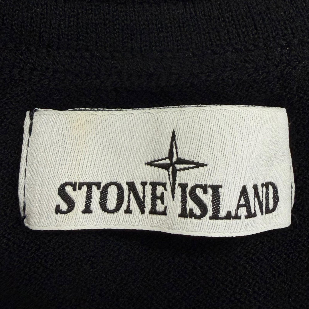 美品□STONE ISLAND ストーンアイランド 7915526A1 ロゴワッペン付き クルーネック セーター ブラック M ブルガリア製 正規品 メンズ