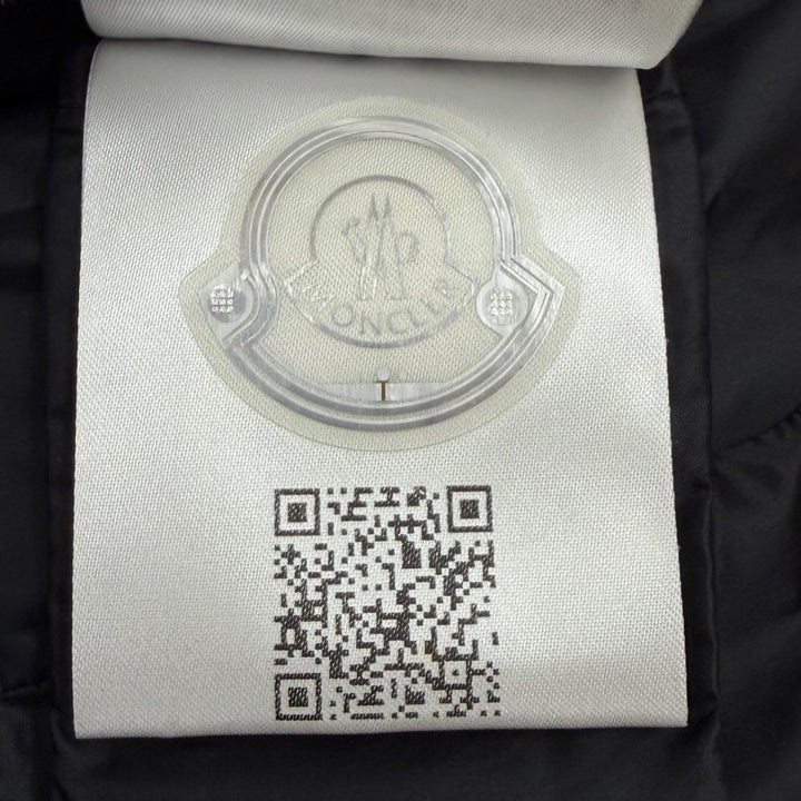 極美品★MONCLER モンクレール 2023年製 エルミンヌ フード・ロゴワッペン付 ダウンコート ブラック 1 正規品 ガーメント・ハンガー付