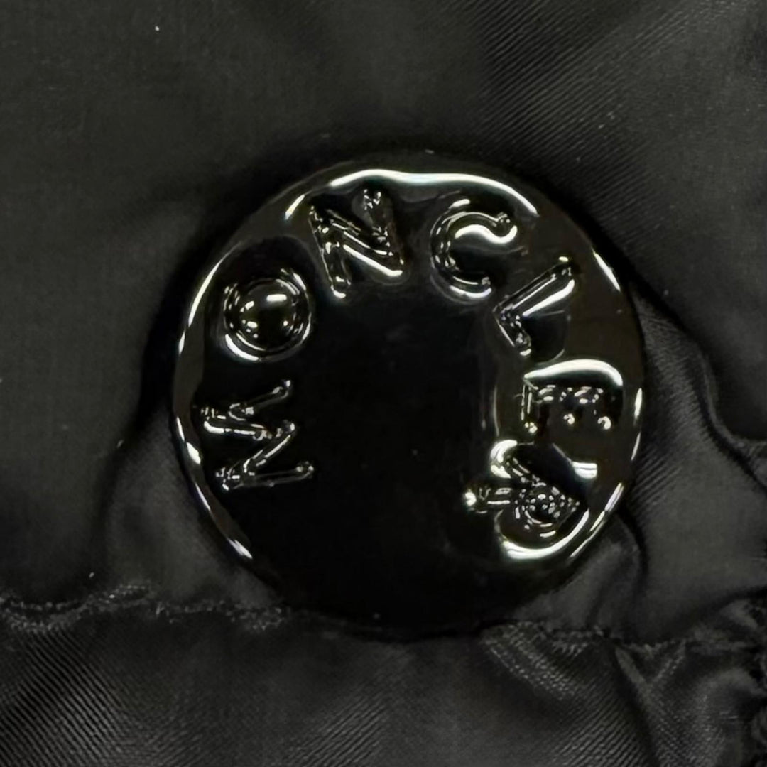 極美品★MONCLER モンクレール 2023年製 エルミンヌ フード・ロゴワッペン付 ダウンコート ブラック 1 正規品 ガーメント・ハンガー付