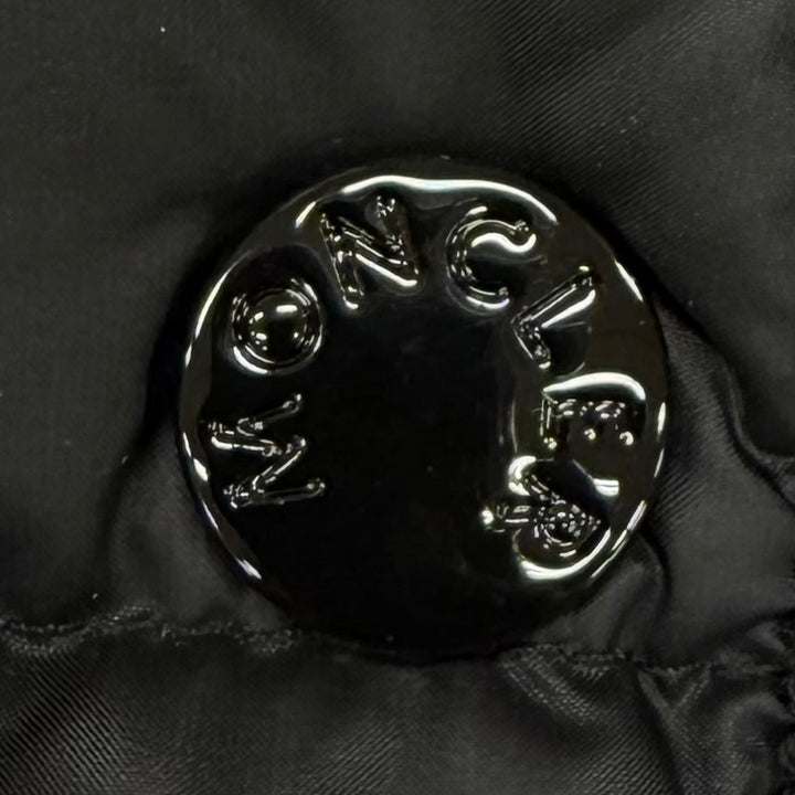 極美品★MONCLER モンクレール 2023年製 エルミンヌ フード・ロゴワッペン付 ダウンコート ブラック 1 正規品 ガーメント・ハンガー付