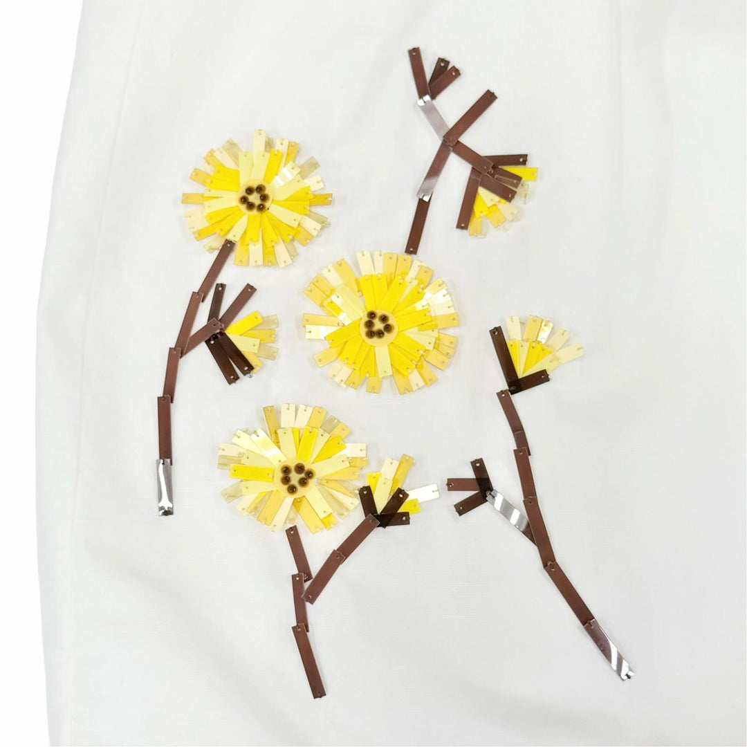極美品△MIUMIU ミュウミュウ 25SS MF5769 フラワービーズ装飾 エンブロイダリー ノースリーブ ワンピース ランウェイ着用 白 38 正規品