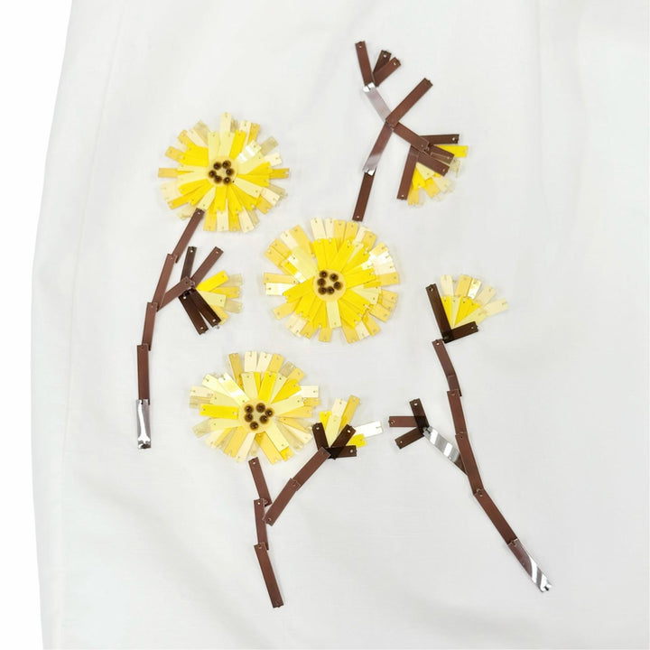 極美品△MIUMIU ミュウミュウ 25SS MF5769 フラワービーズ装飾 エンブロイダリー ノースリーブ ワンピース ランウェイ着用 白 38 正規品