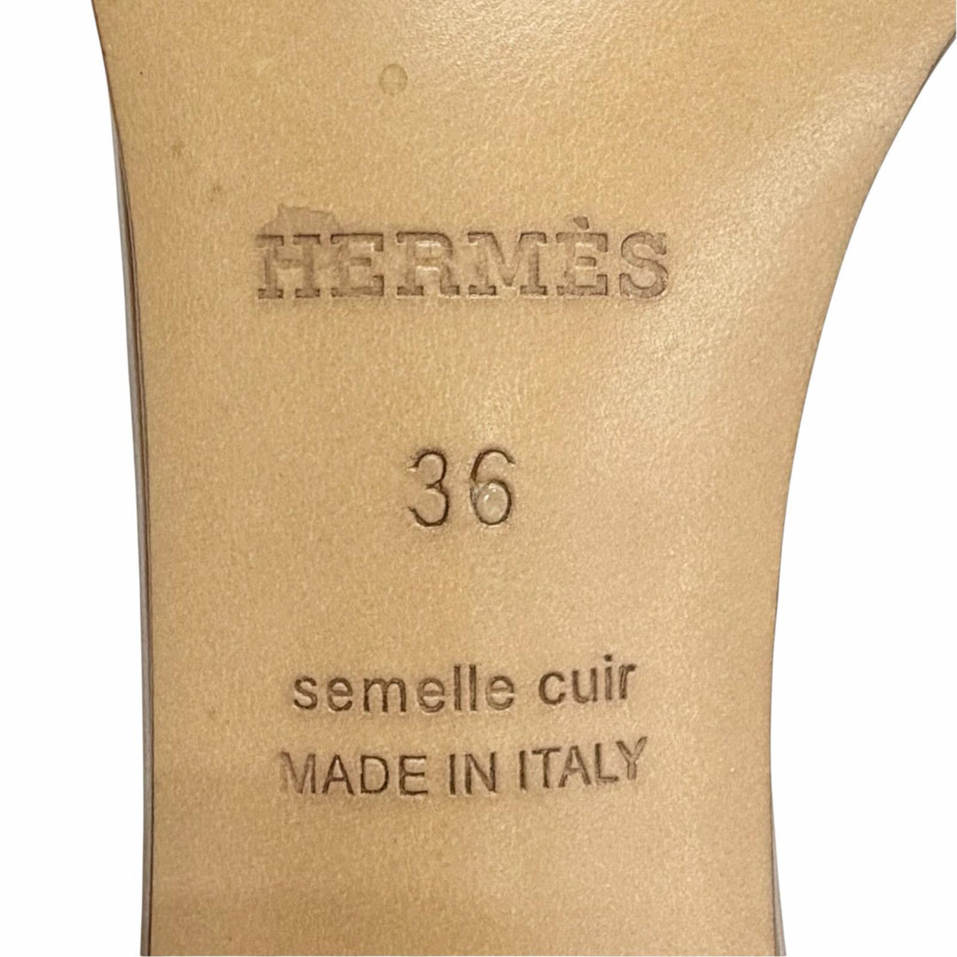 美品△HERMES エルメス マネージュ レザー シルバー金具 ケリーバックル アンクルストラップ オープントゥ サンダル 茶色 白 黒 IT 36