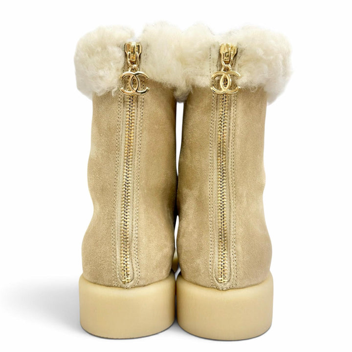 未使用品△CHANEL シャネル 25-26AW G45941 スウェードレザー ココマーク バックジップ ムートン アンクルブーツ ショートブーツ 37 伊製