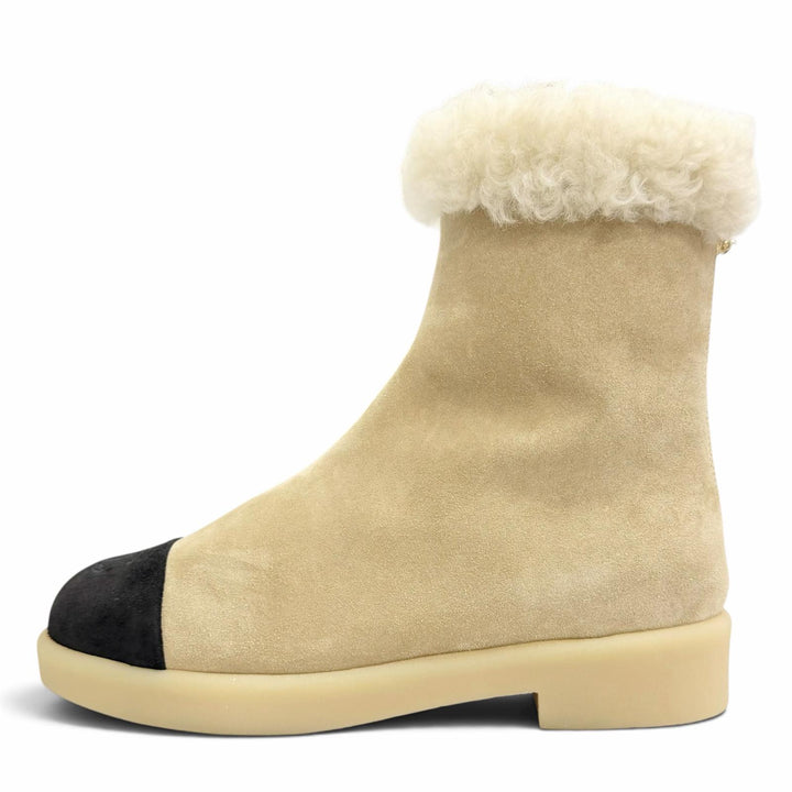 未使用品△CHANEL シャネル 25-26AW G45941 スウェードレザー ココマーク バックジップ ムートン アンクルブーツ ショートブーツ 37 伊製