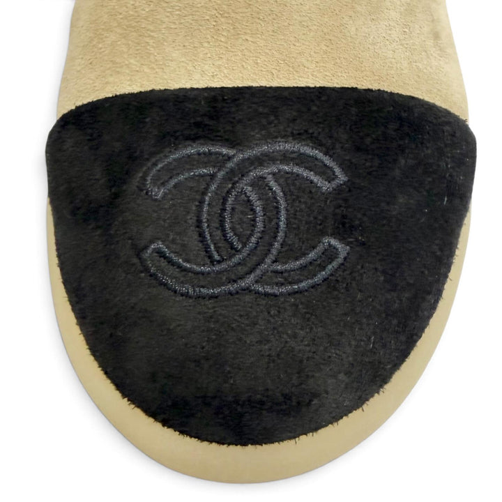 未使用品△CHANEL シャネル 25-26AW G45941 スウェードレザー ココマーク バックジップ ムートン アンクルブーツ ショートブーツ 37 伊製