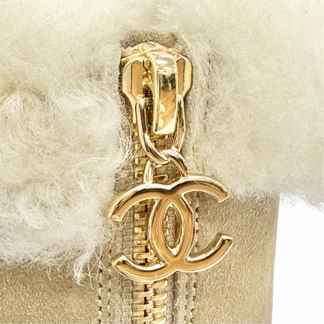 未使用品△CHANEL シャネル 25-26AW G45941 スウェードレザー ココマーク バックジップ ムートン アンクルブーツ ショートブーツ 37 伊製