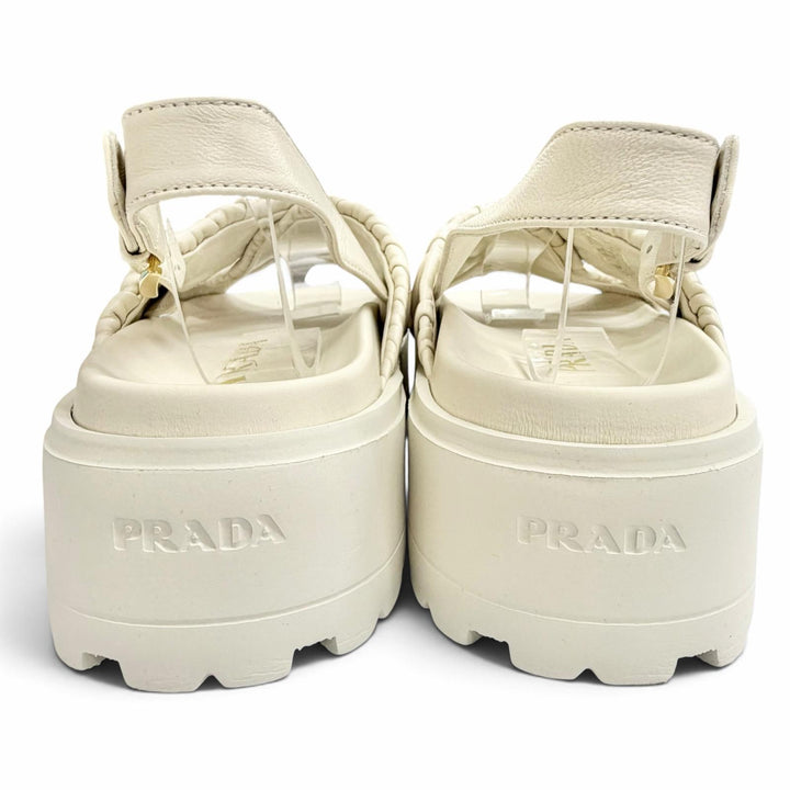 美品△PRADA プラダ 26SS 1XZ796 マテラッセレザー フラットフォーム サンダル トライアングルロゴ ホワイト ゴールド金具 37 伊製 袋付