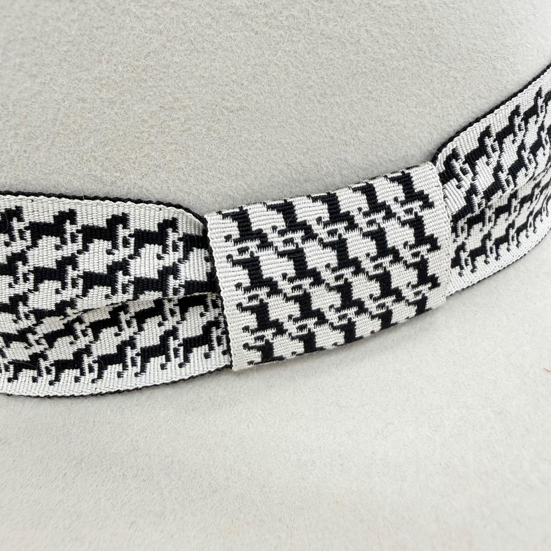 極美品☆HERMES エルメス Betty hat ベティハット ウール100％ ホース柄リボン ベージュ IT 58 イタリア製 正規品 レディース 保存袋付き