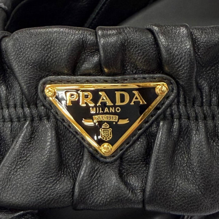 未使用品★PRADA プラダ 26SS 1XZ796 マテラッセレザー フラットフォームサンダル トライアングルロゴ ブラック 35.5 箱・袋付