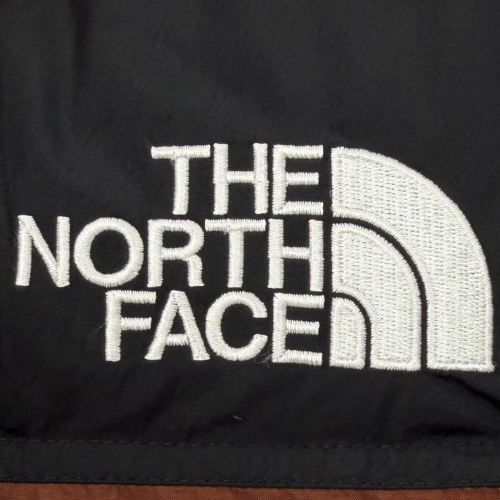 極美品▼THE NORTH FACE ザ・ノースフェイス ND92335 NUPTSE JACKET ヌプシジャケット フード入り ロゴ刺繍 ダウンジャケット L 正規品