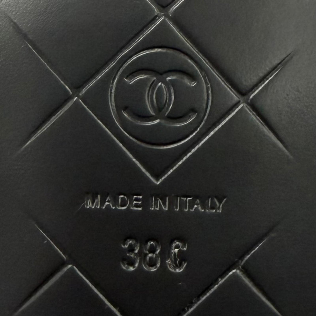極美品★CHANEL シャネル G36646 マトラッセ ココマーク ターンロック レザー ローファー ブラック ゴールド金具 38 伊製 箱・保存袋付き