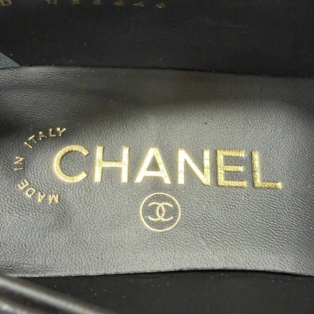 極美品★CHANEL シャネル G36646 マトラッセ ココマーク ターンロック レザー ローファー ブラック ゴールド金具 38 伊製 箱・保存袋付き