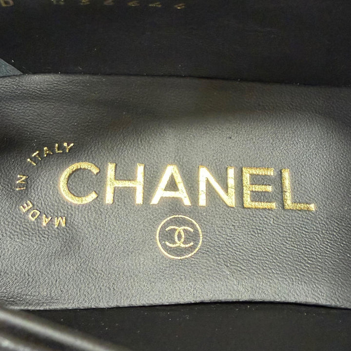 極美品★CHANEL シャネル G36646 マトラッセ ココマーク ターンロック レザー ローファー ブラック ゴールド金具 38 伊製 箱・保存袋付き