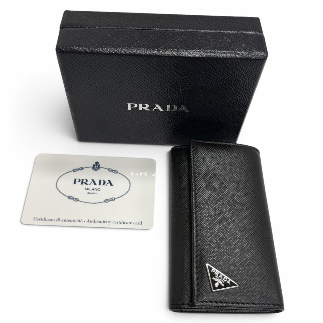 未使用品□PRADA プラダ 2PG222 サフィアーノレザー トライアングルロゴ 6連 キーホルダー キーケース ブラック イタリア製 メンズ 箱付
