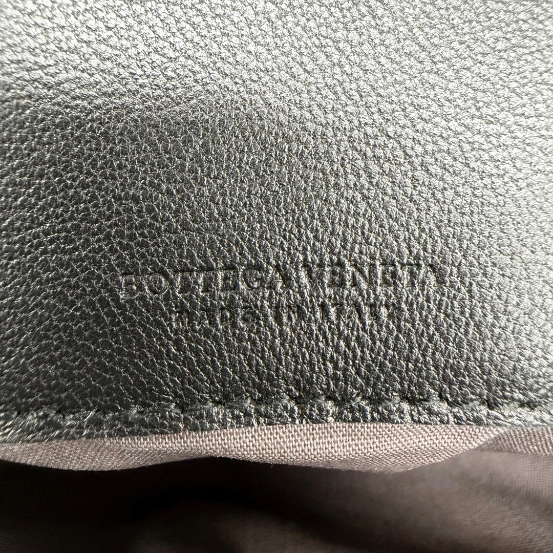 美品☆BOTTEGAVENETA ボッテガヴェネタ イントレチャート レザー クラッチバッグ ブラック イタリア製 レディース 保存袋付き