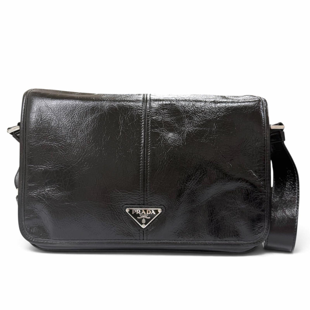 極美品▼PRADA プラダ 2VD073 ソフトルックスレザー トライアングルロゴ 三角プレート ショルダーバッグ ブラック メンズ 定価522500円