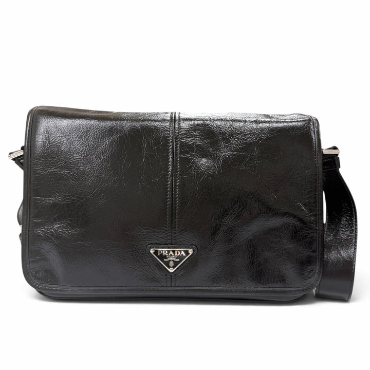極美品▼PRADA プラダ 2VD073 ソフトルックスレザー トライアングルロゴ 三角プレート ショルダーバッグ ブラック メンズ 定価522500円