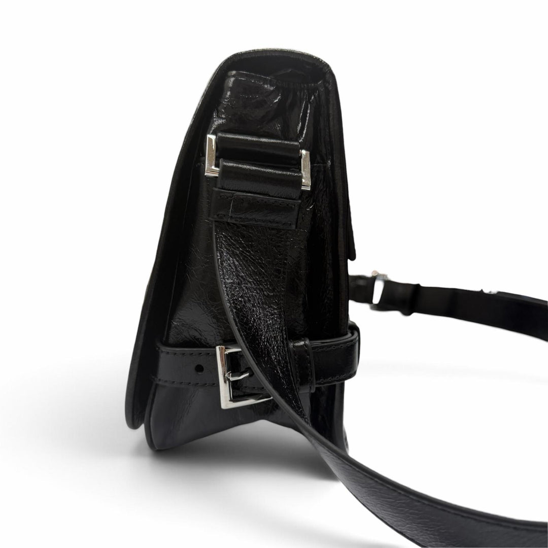 極美品▼PRADA プラダ 2VD073 ソフトルックスレザー トライアングルロゴ 三角プレート ショルダーバッグ ブラック メンズ 定価522500円