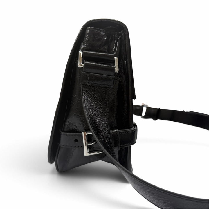 極美品▼PRADA プラダ 2VD073 ソフトルックスレザー トライアングルロゴ 三角プレート ショルダーバッグ ブラック メンズ 定価522500円