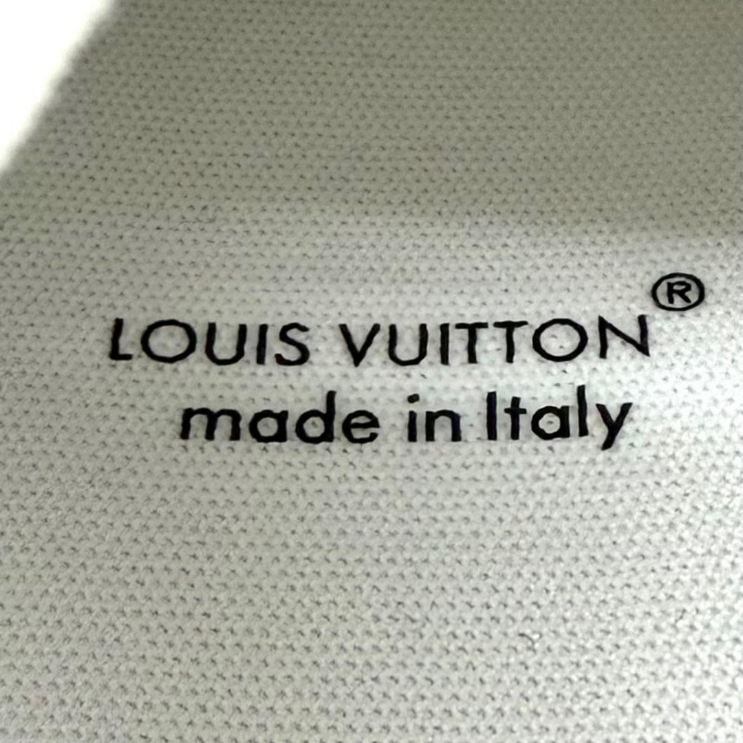 極美品★LOUIS VUITTON ルイヴィトン 2023年製 LV トレイナー ロゴ入り レースアップ レザー スニーカー ホワイト 37.5 箱・保存袋付き