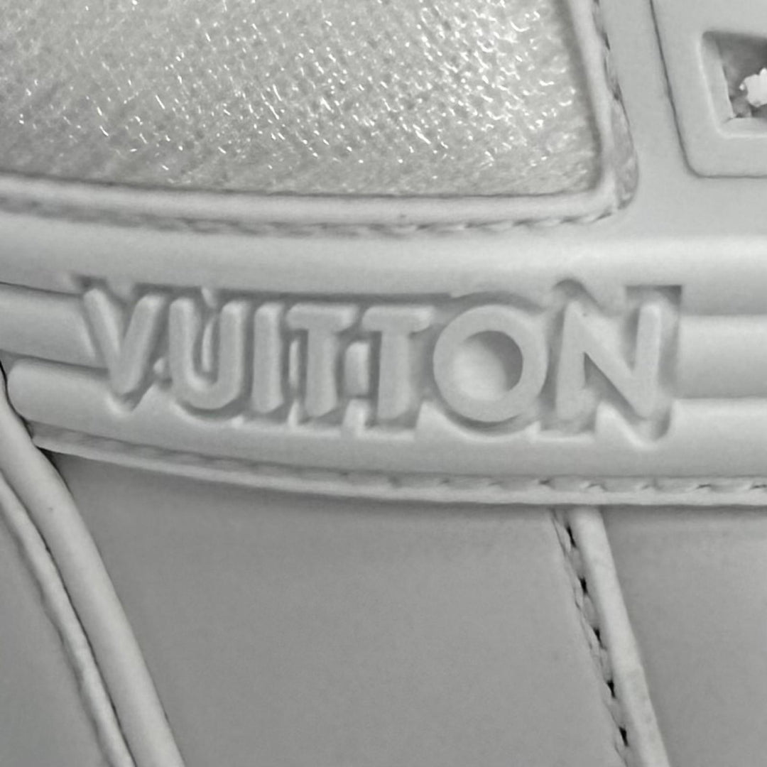 極美品★LOUIS VUITTON ルイヴィトン 2023年製 LV トレイナー ロゴ入り レースアップ レザー スニーカー ホワイト 37.5 箱・保存袋付き