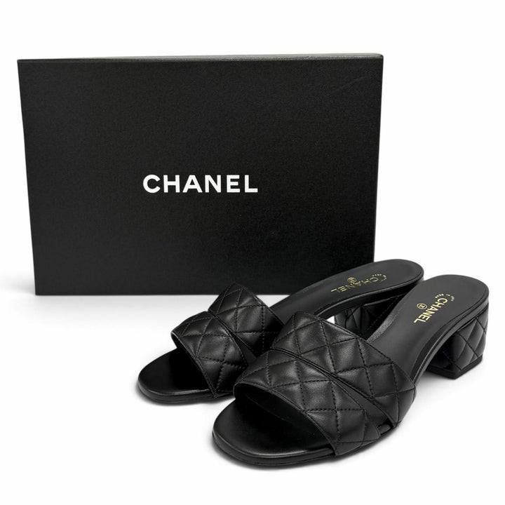 未使用品★CHANEL シャネル 2025年製 G46480 ココマーク金具 マトラッセ レザー サンダル ブラック シルバー金具 37.5 イタリア製 箱付き