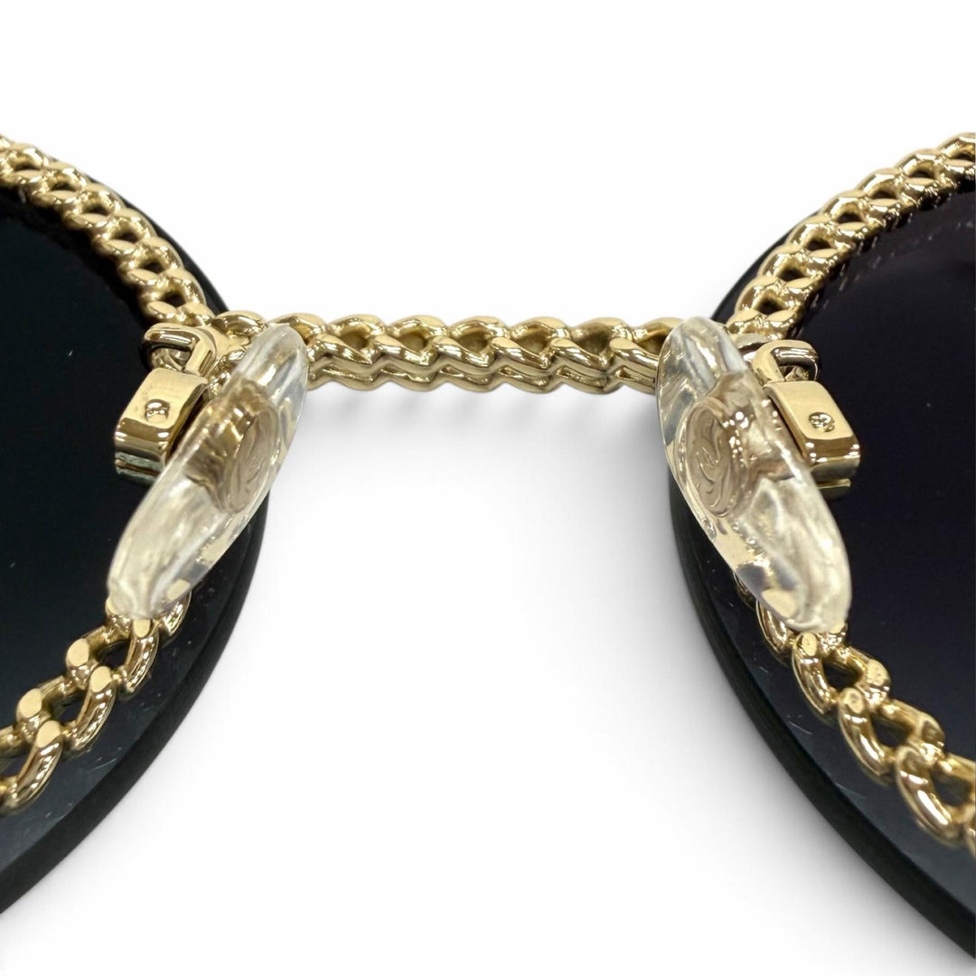 美品★CHANEL シャネル 4245 チェーングラスコード付 ココマーク ラウンド サングラス ブラック ゴールド 58□18 135 イタリア製