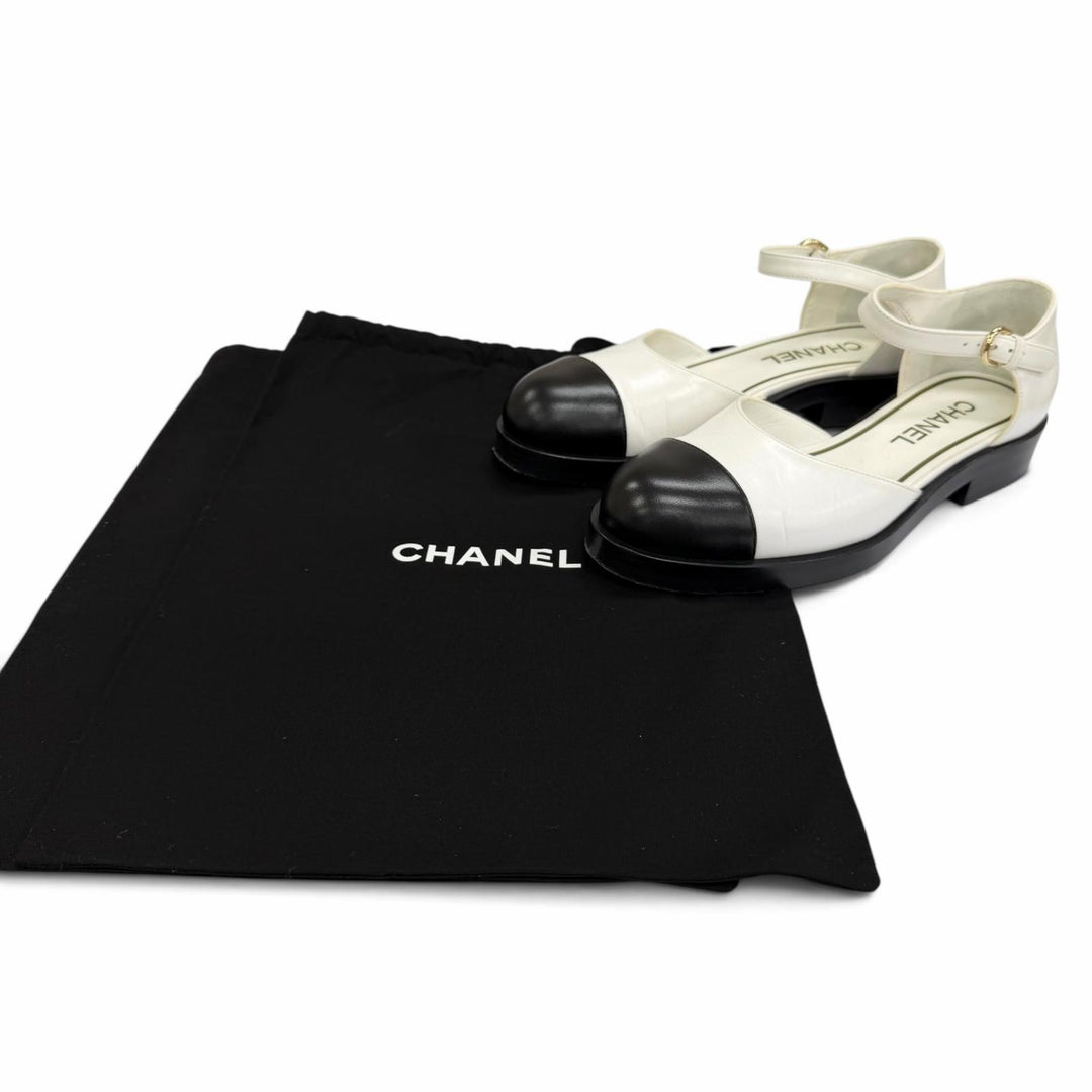 美品☆CHANEL シャネル G39858 メリージェーン ココマーク チェーン レザー アンクルストラップ パンプス ホワイト ブラック 37 保存袋付