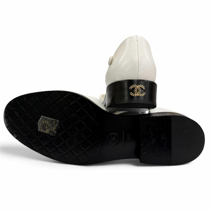 美品☆CHANEL シャネル G39858 メリージェーン ココマーク チェーン レザー アンクルストラップ パンプス ホワイト ブラック 37 保存袋付