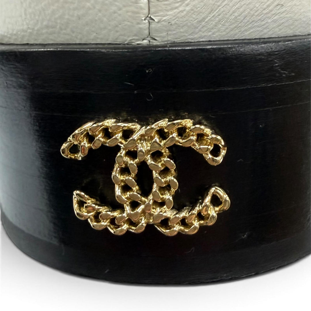 美品☆CHANEL シャネル G39858 メリージェーン ココマーク チェーン レザー アンクルストラップ パンプス ホワイト ブラック 37 保存袋付