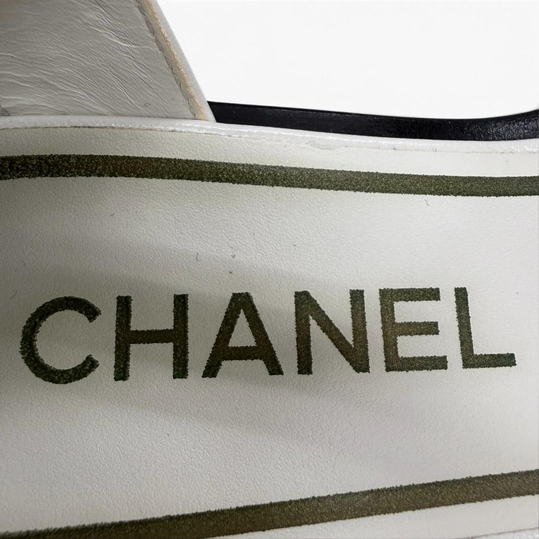 美品☆CHANEL シャネル G39858 メリージェーン ココマーク チェーン レザー アンクルストラップ パンプス ホワイト ブラック 37 保存袋付