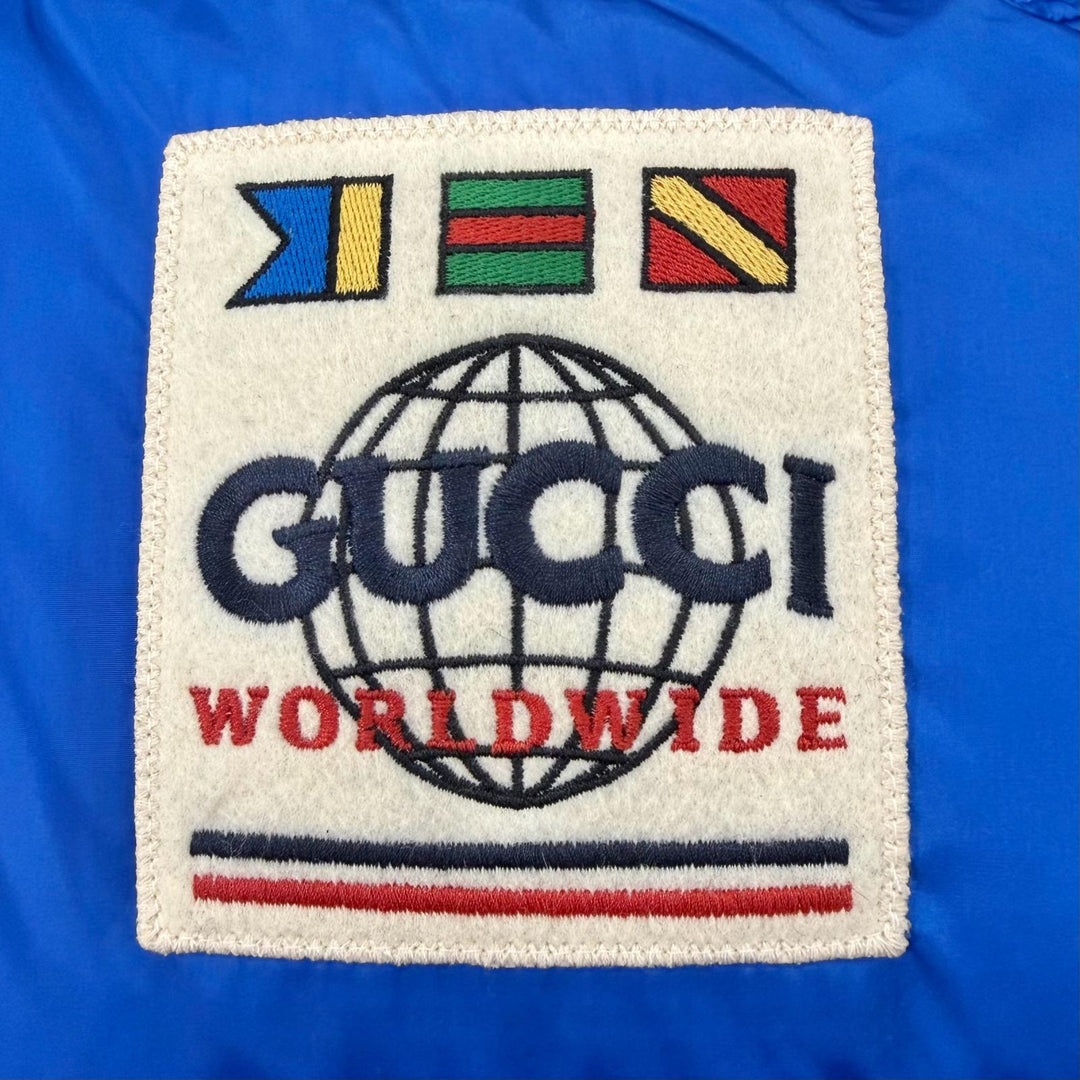 美品▼GUCCI グッチ 585393 袖チェック柄 素材切替 ロゴワッペン フーデッド ダウンジャケット ブルー レッド IT 46 伊製 正規品 メンズ