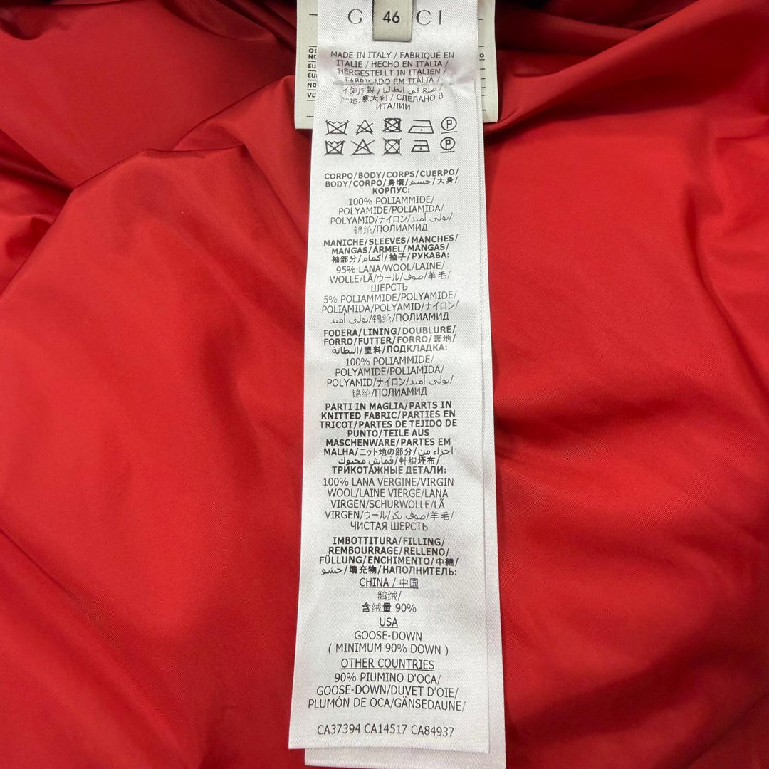 美品▼GUCCI グッチ 585393 袖チェック柄 素材切替 ロゴワッペン フーデッド ダウンジャケット ブルー レッド IT 46 伊製 正規品 メンズ