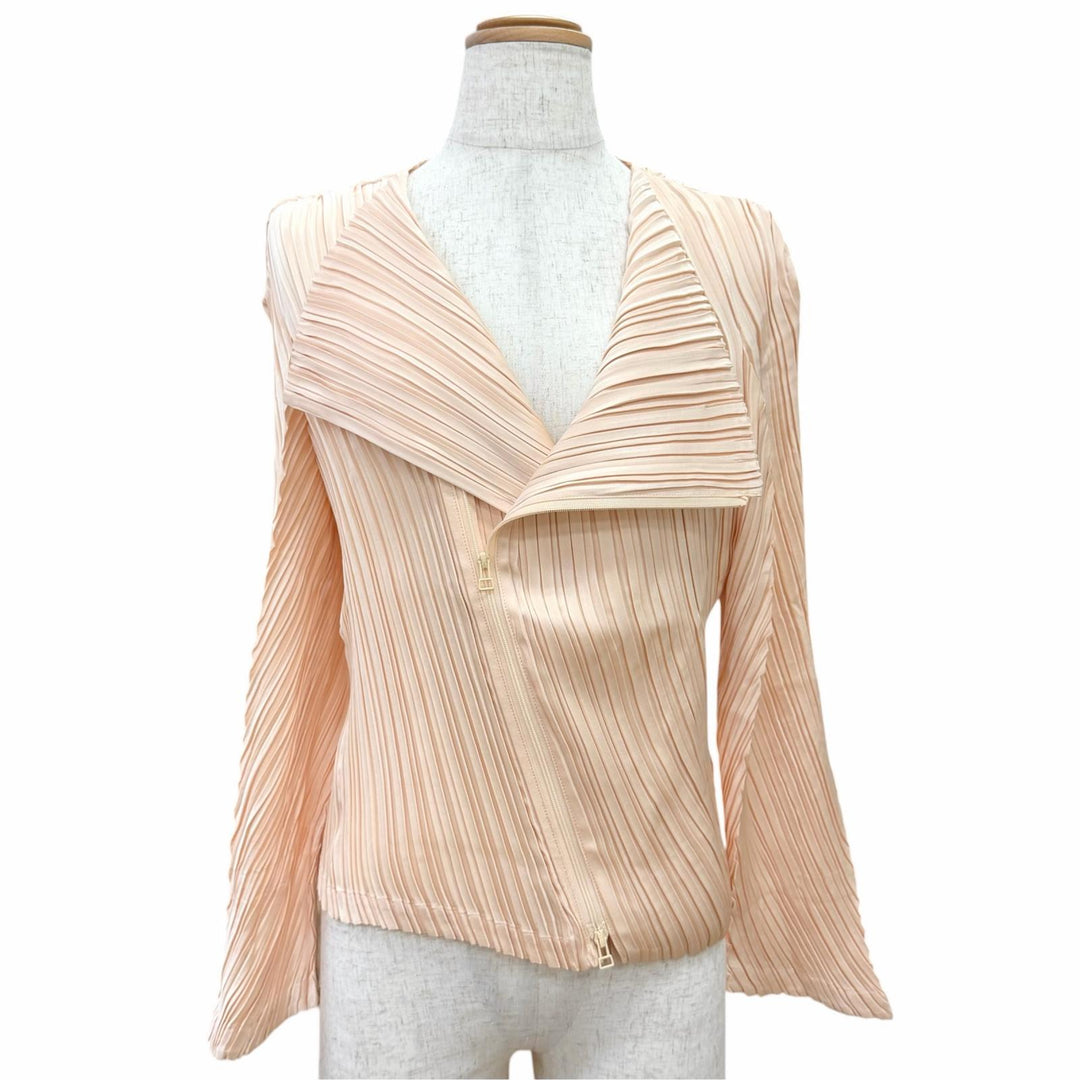 極美品△ISSEY MIYAKE イッセイミヤケ 23SS IM31FD671 プリーツ 変形デザイン ジップアップ カーディガン ライトベージュ 2 正規品