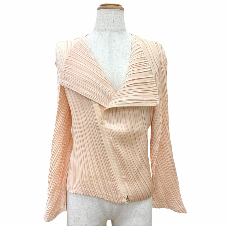 極美品△ISSEY MIYAKE イッセイミヤケ 23SS IM31FD671 プリーツ 変形デザイン ジップアップ カーディガン ライトベージュ 2 正規品