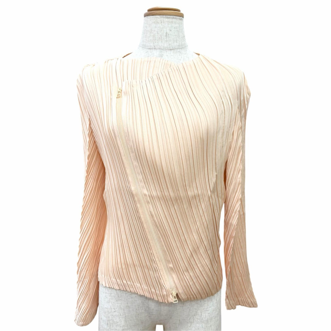 極美品△ISSEY MIYAKE イッセイミヤケ 23SS IM31FD671 プリーツ 変形デザイン ジップアップ カーディガン ライトベージュ 2 正規品
