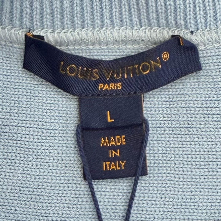 未使用品△LOUIS VUITTON ルイヴィトン 24AW ウール ロゴワッペン 長袖 ニットトップス ブルー アイボリー ネイビー L イタリア製 正規品