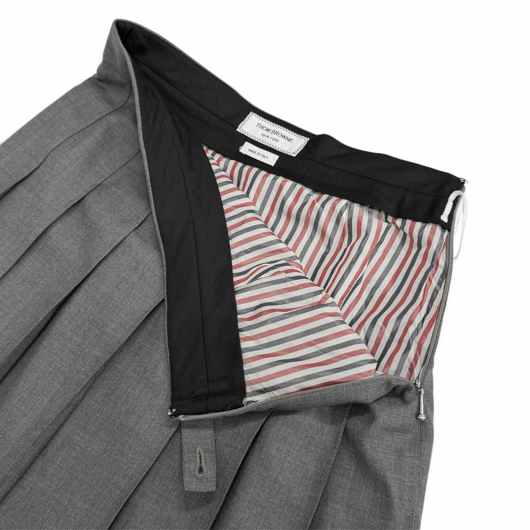 極美品△THOM BROWNE トムブラウン FGC402V-00626-035 ツイルプリーツミニスカート ウール100％ ミニ丈 アシンメトリー グレー 38 正規品