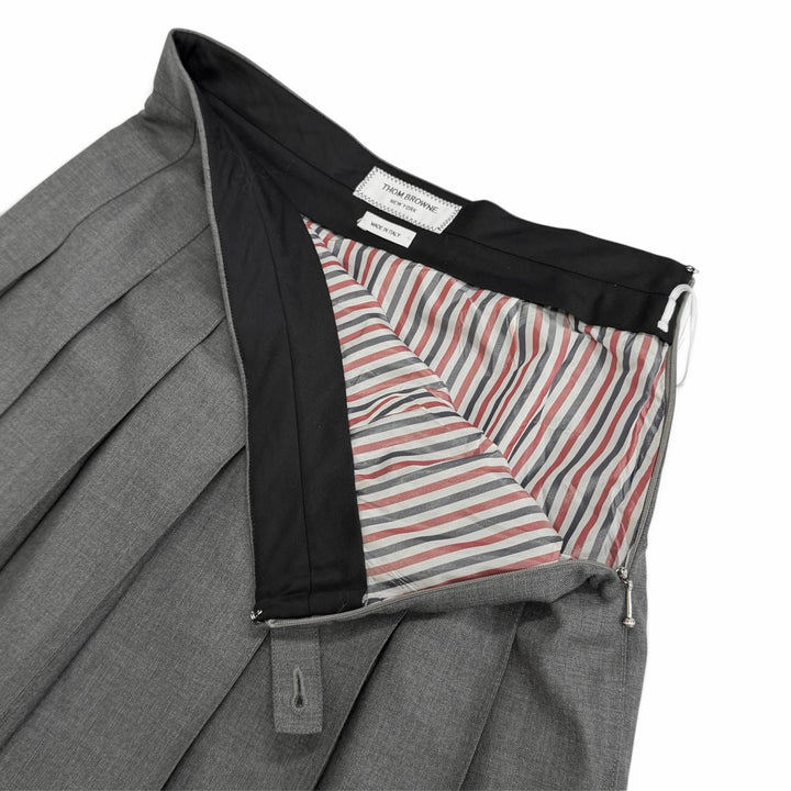 極美品△THOM BROWNE トムブラウン FGC402V-00626-035 ツイルプリーツミニスカート ウール100％ ミニ丈 アシンメトリー グレー 38 正規品