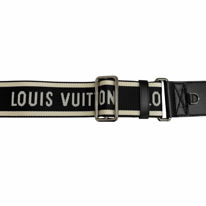 美品□LOUIS VUITTON ルイヴィトン 2021年製 J02496 レザー ロゴデザイン ショルダーストラップ ブラック シルバー金具 フランス製