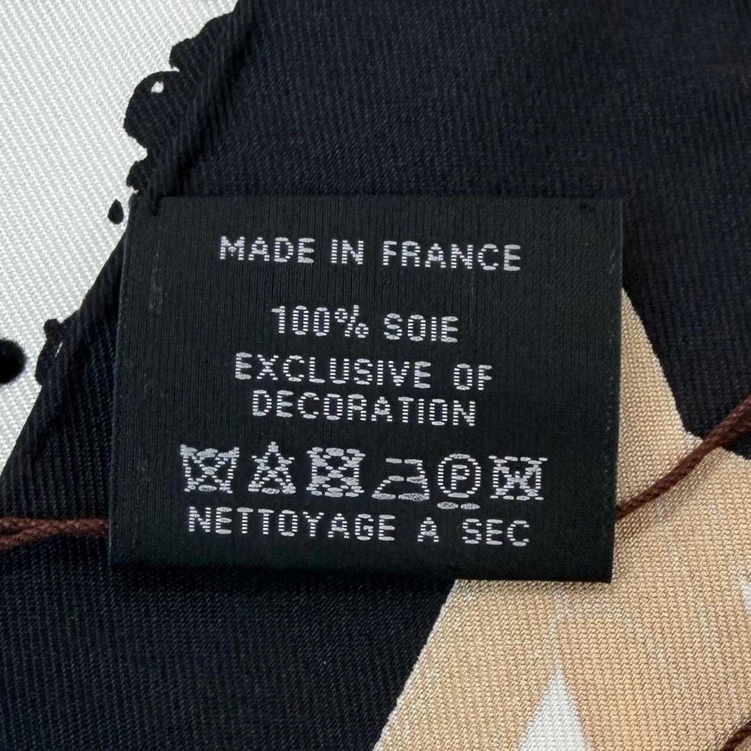 未使用品▼HERMES エルメス カレ 55 JOCKEY ジョッキー シルク100% 現行品 スカーフ ブラック レッド ヴェールロデン 定価122100円 箱付