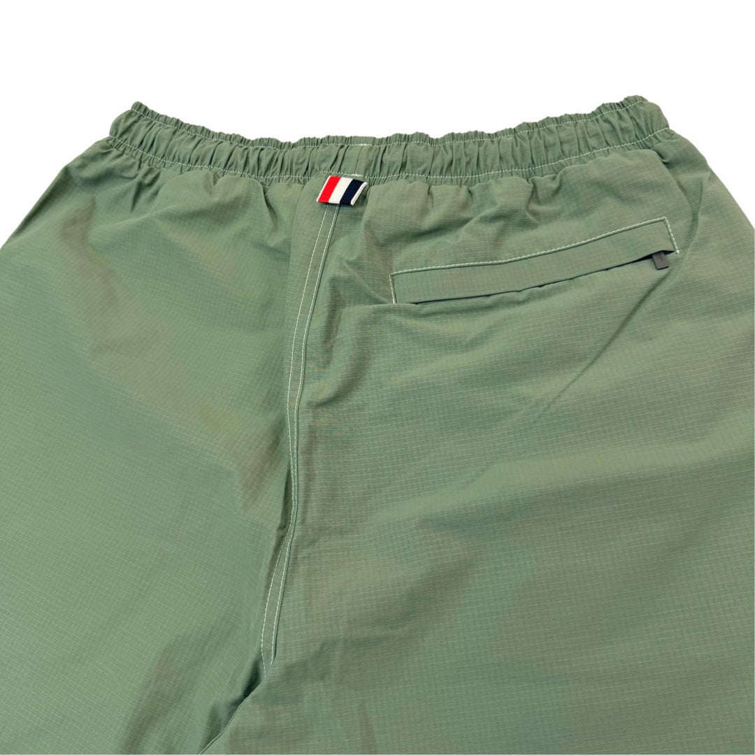 未使用品▼THOM BROWNE トムブラウン コットン シグネチャーストライプ ハーフパンツ ショートパンツ カーキ 2 イタリア製 正規品 メンズ