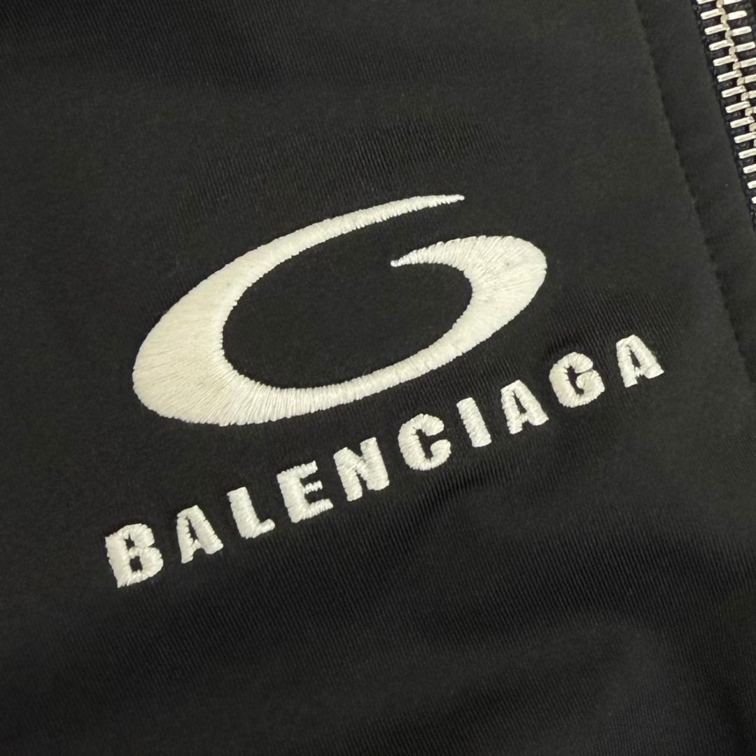極美品□BALENCIAGA バレンシアガ 2025年製 837515 ロゴ刺繍 サイドライン トラックパンツ ブラック XXS ポルトガル製 正規品 メンズ