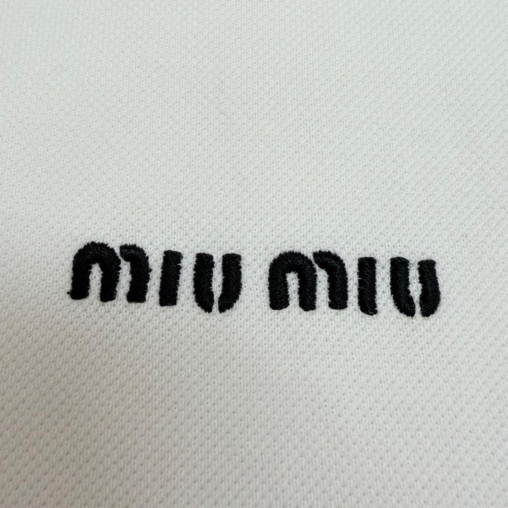 美品☆MIUMIU ミュウミュウ 2024年製 MJN535 コットン ロゴ刺繍 コットンピケ 半袖ポロシャツ ホワイト XS イタリア製 正規品 レディース